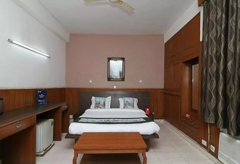 ホテル Oyo 10177 A Gulshan Continental