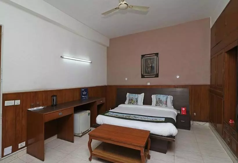 ホテル Oyo 10177 A Gulshan Continental