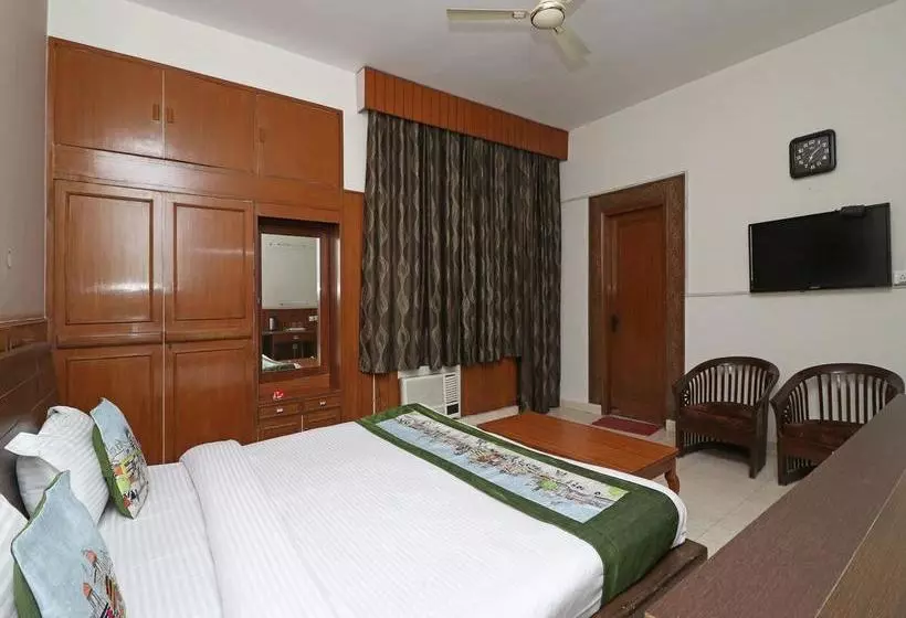 ホテル Oyo 10177 A Gulshan Continental