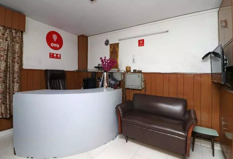 ホテル Oyo 10177 A Gulshan Continental