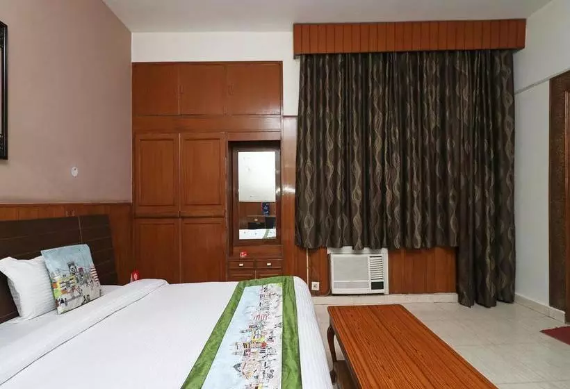 ホテル Oyo 10177 A Gulshan Continental