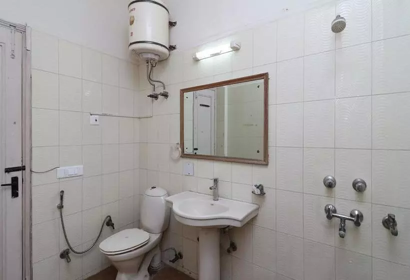 ホテル Oyo 10177 A Gulshan Continental