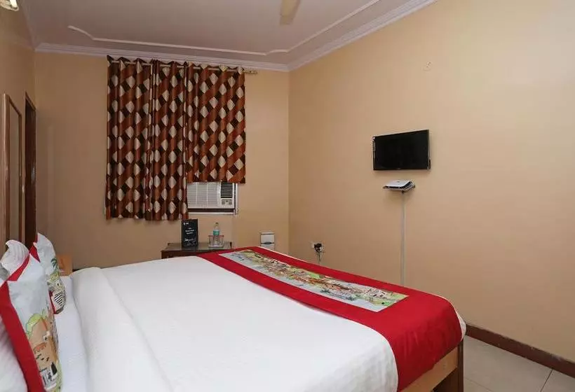 Oyo 10282 Hotel Rishi