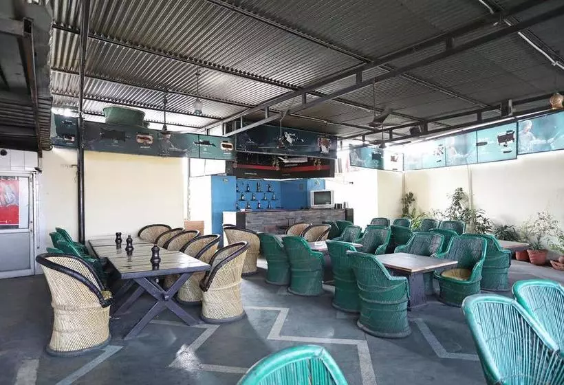 Oyo 10282 Hotel Rishi