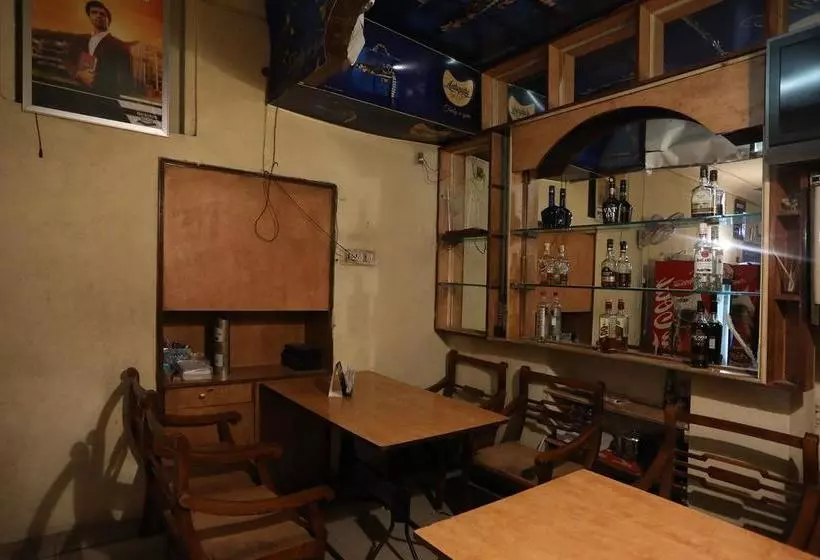 Oyo 10282 Hotel Rishi