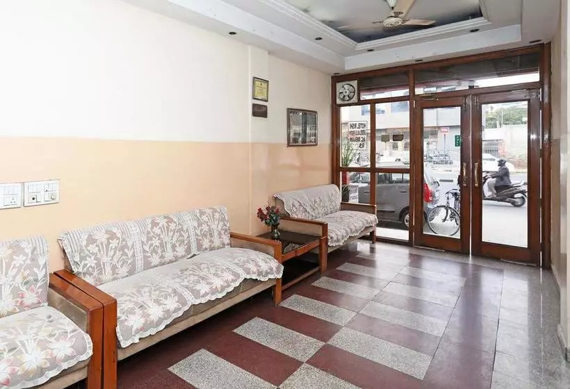 Oyo 10282 Hotel Rishi