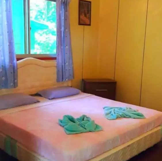 Sukau Backpackers B&b