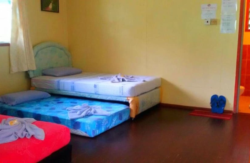 Sukau Backpackers B&b