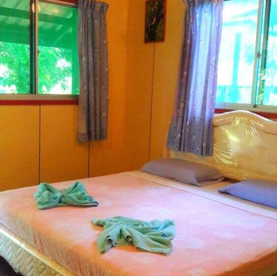 Sukau Backpackers B&b