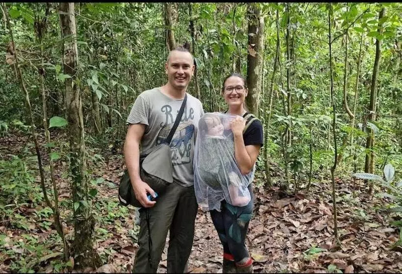 Sukau Backpackers B&b