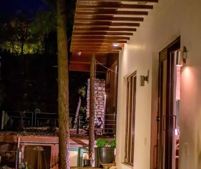 ベッドアンドブレックファースト Seclude Kasauli, Himachal Pradesh