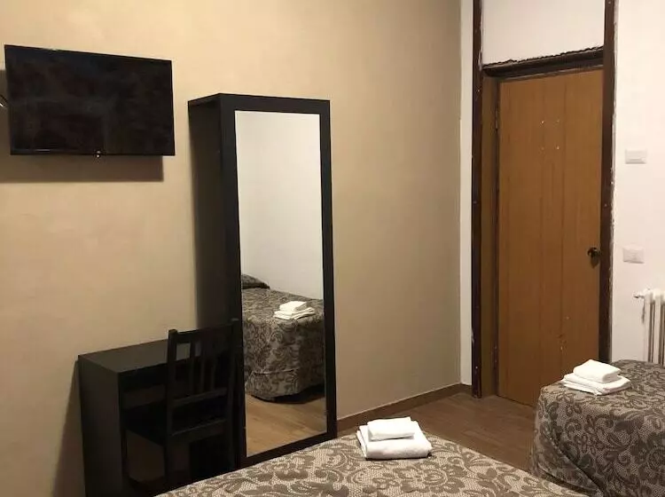 هتل Albergo Corvetto Corso Lodi