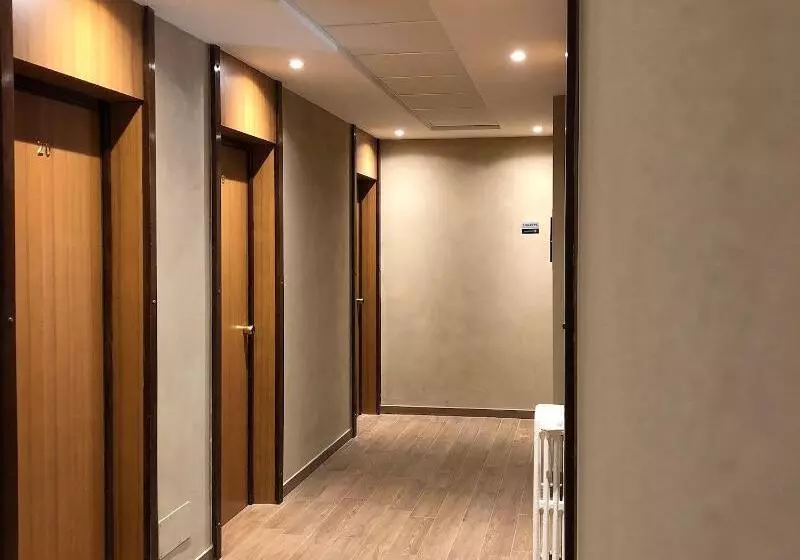 هتل Albergo Corvetto Corso Lodi