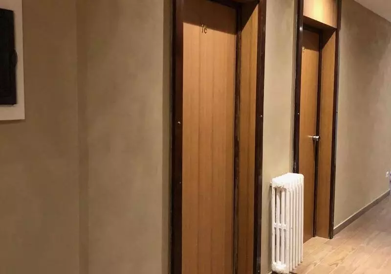 هتل Albergo Corvetto Corso Lodi