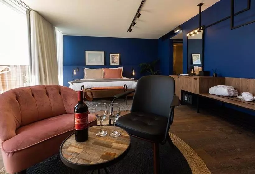 هتل Merchant Suites