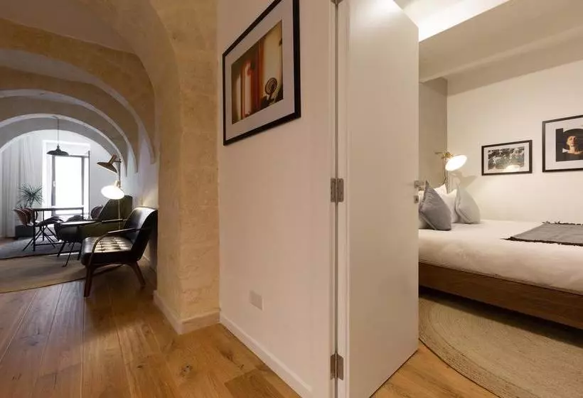 هتل Merchant Suites
