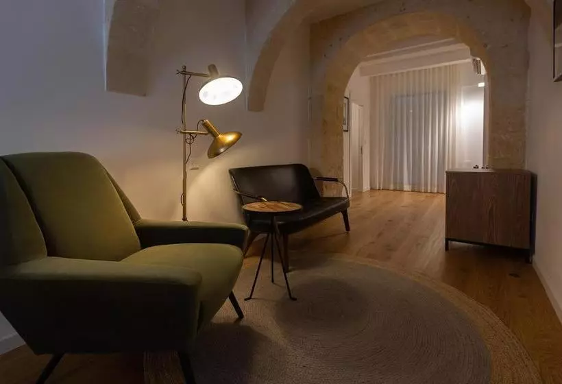 هتل Merchant Suites