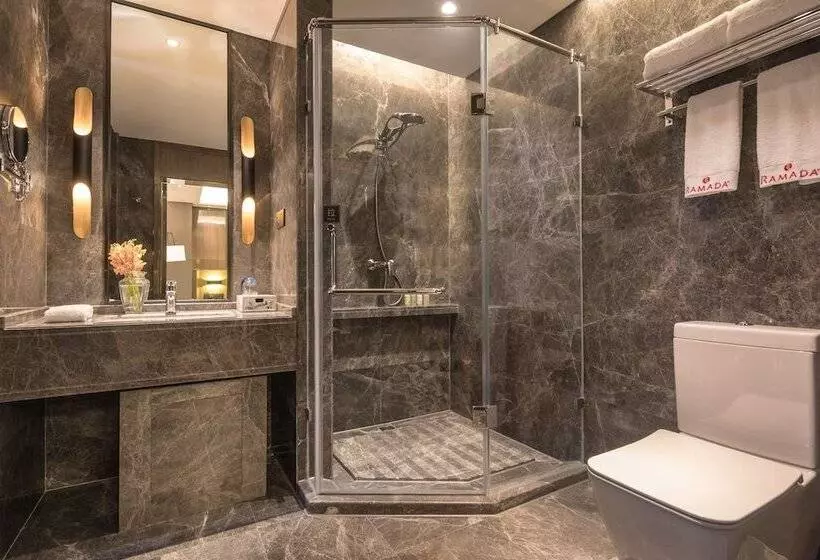 Hotelli Leshan Ramada