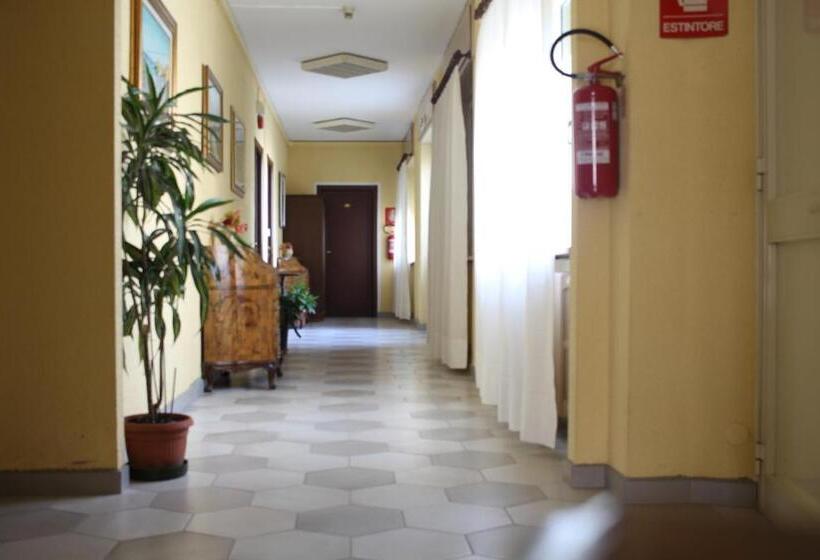 Отель Ristorante Vittoria