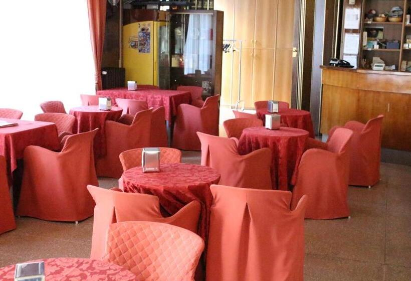 Отель Ristorante Vittoria