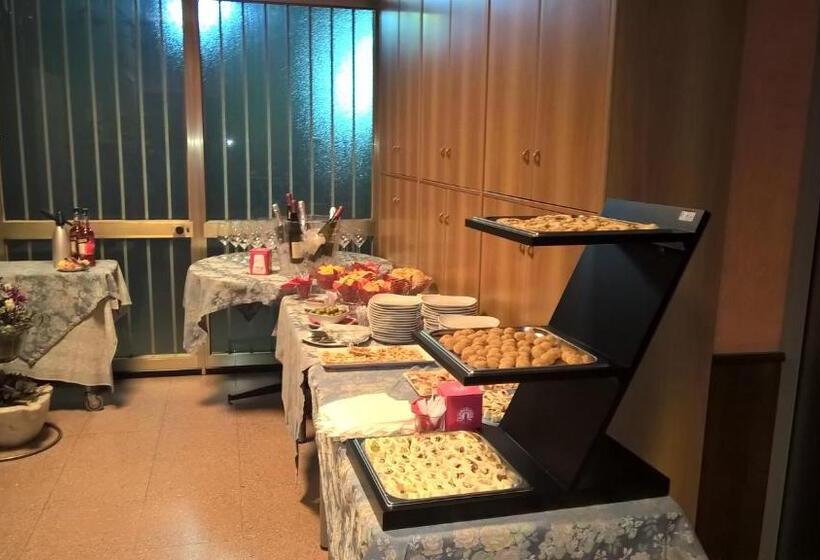 Отель Ristorante Vittoria