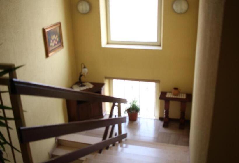 Отель Ristorante Vittoria