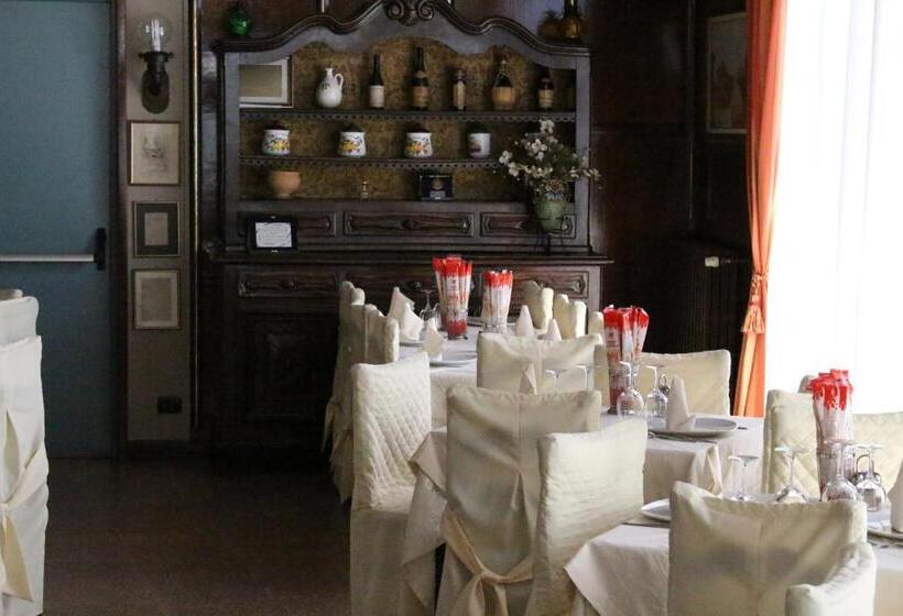 Отель Ristorante Vittoria