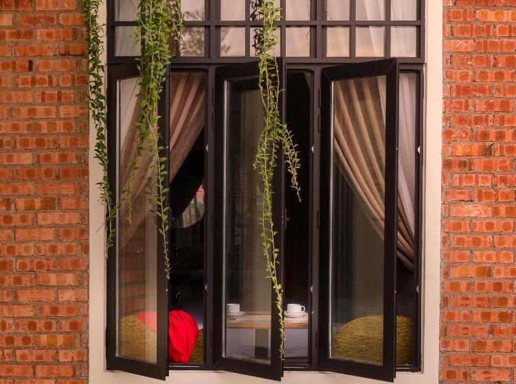 Treasures Hotel And Suites