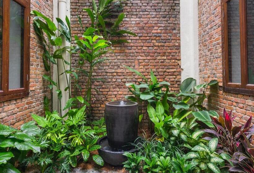 Treasures Hotel And Suites