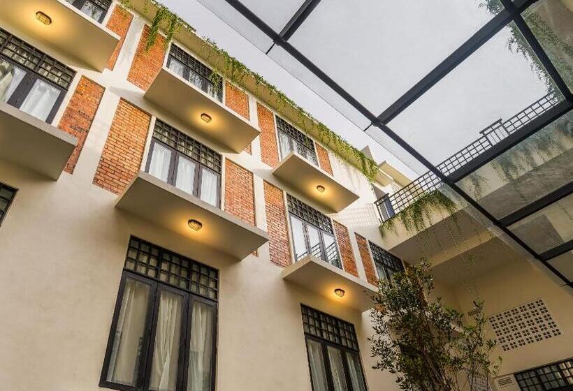 Treasures Hotel And Suites