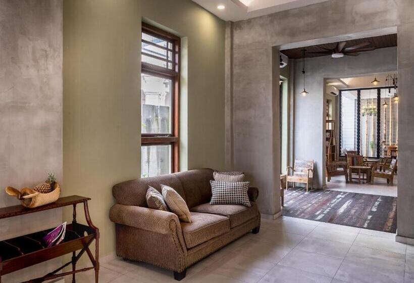 Treasures Hotel And Suites