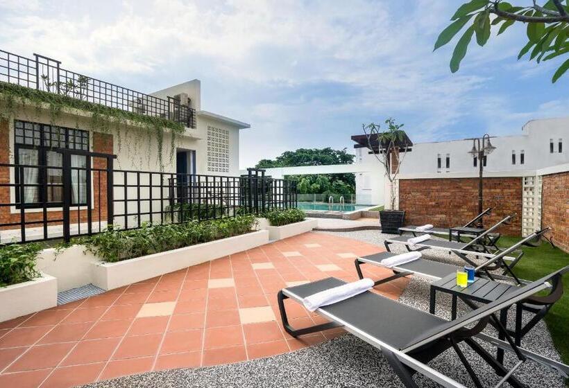 Treasures Hotel And Suites