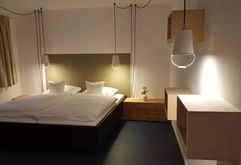 ホテル Seminar & Gästehaus Burghof Stauf