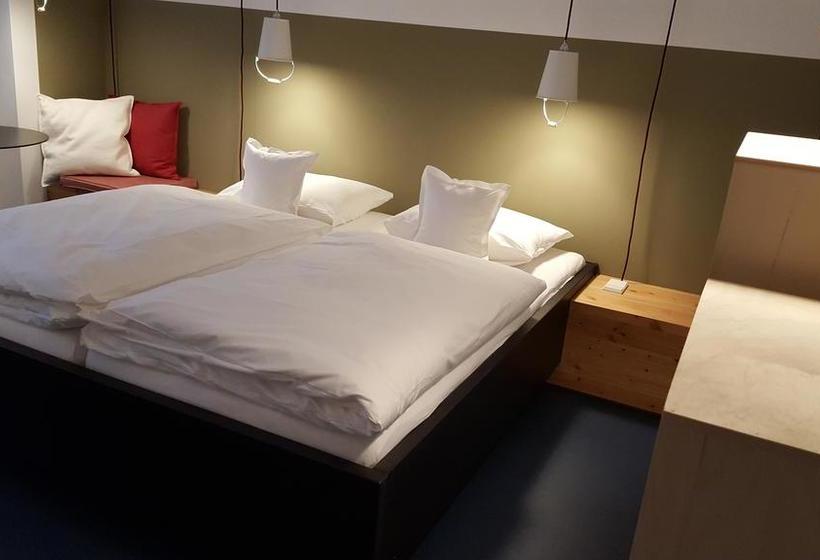 Отель Seminar & Gästehaus Burghof Stauf