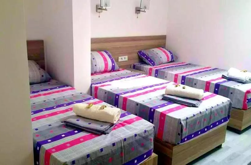 Atina Lux Hostel