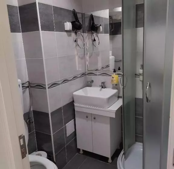 Atina Lux Hostel