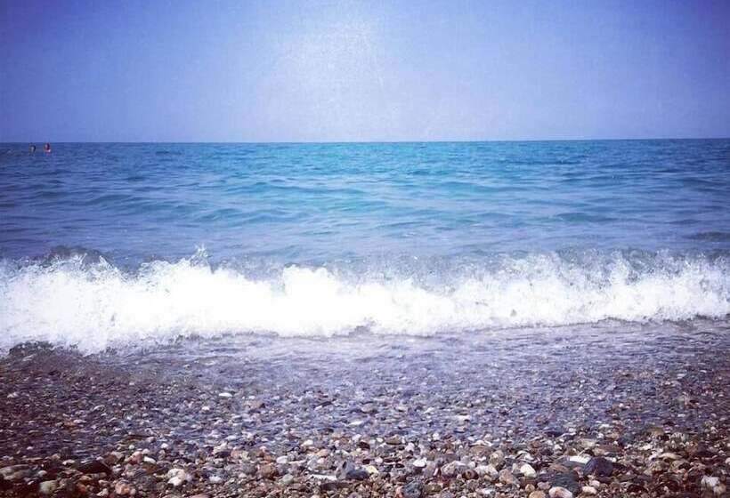 تختخواب و صبحانه La Vita è Bella