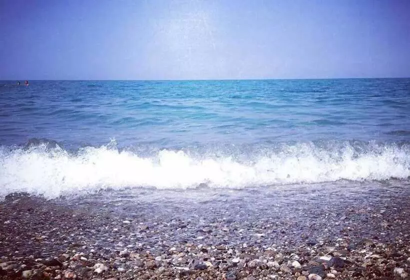 تختخواب و صبحانه La Vita è Bella