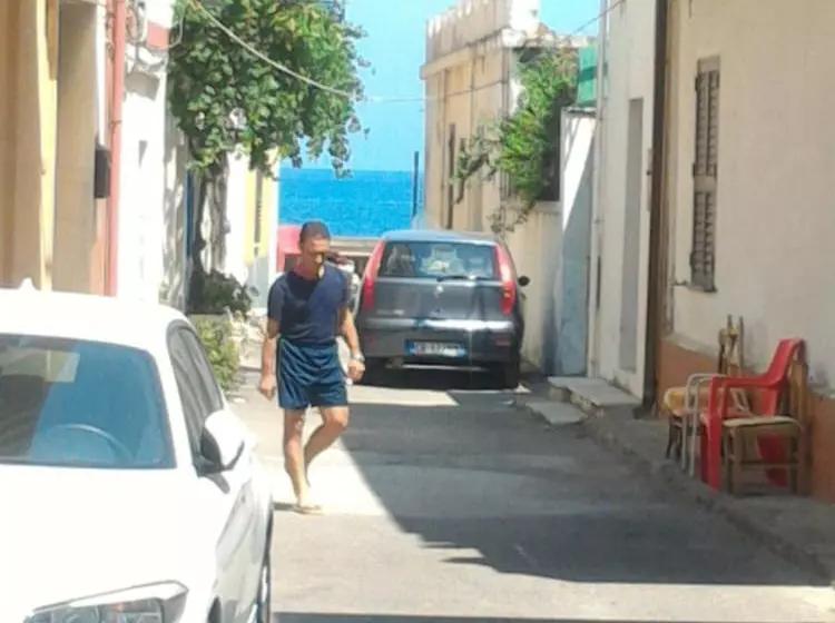 تختخواب و صبحانه La Vita è Bella