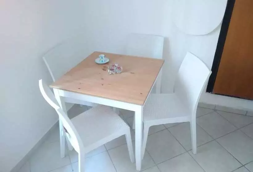 تختخواب و صبحانه La Vita è Bella