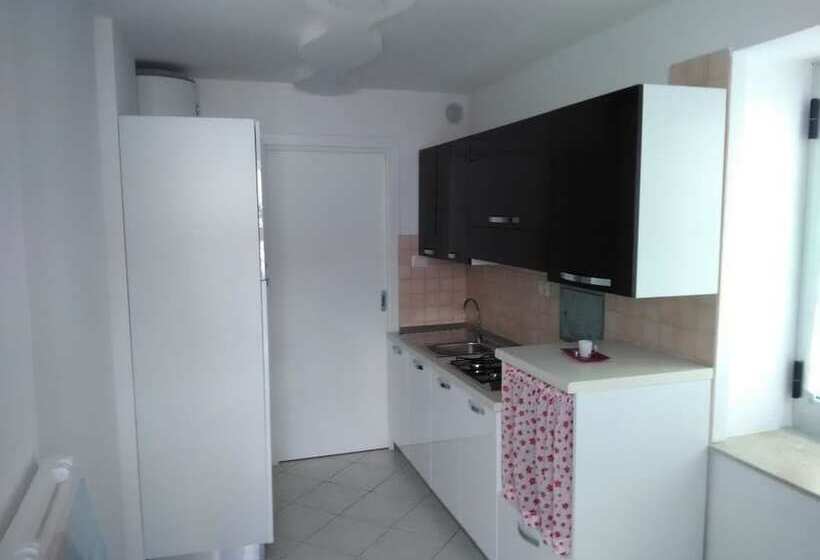 تختخواب و صبحانه La Vita è Bella