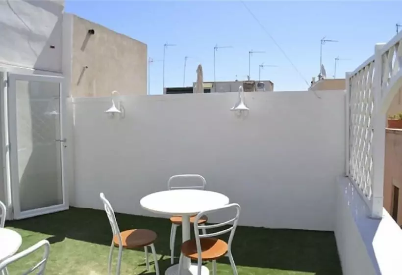 تختخواب و صبحانه Suite White House