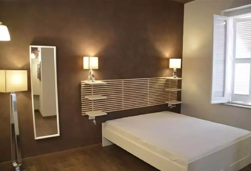 تختخواب و صبحانه Suite White House