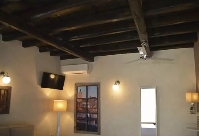 تختخواب و صبحانه Suite White House