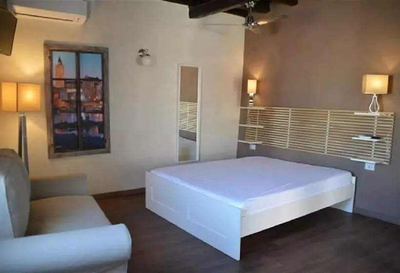 تختخواب و صبحانه Suite White House