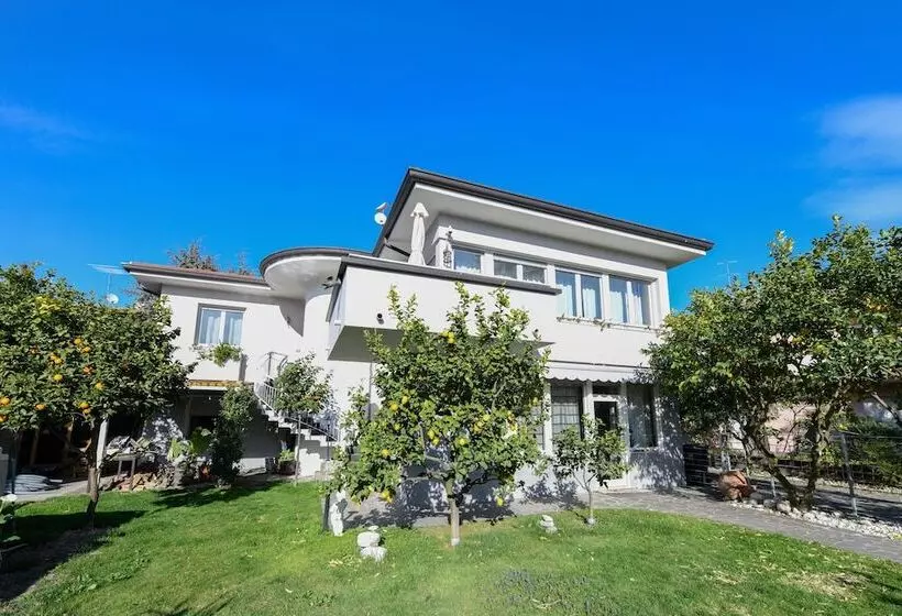 Aamiaismajoitus (B&B) Villa Giulia Rooms & Bike