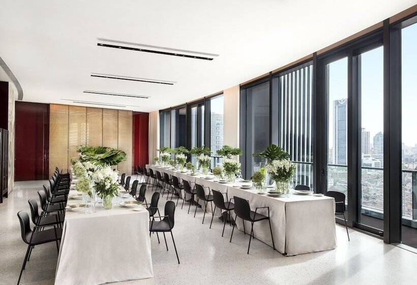 호텔 The Middle House