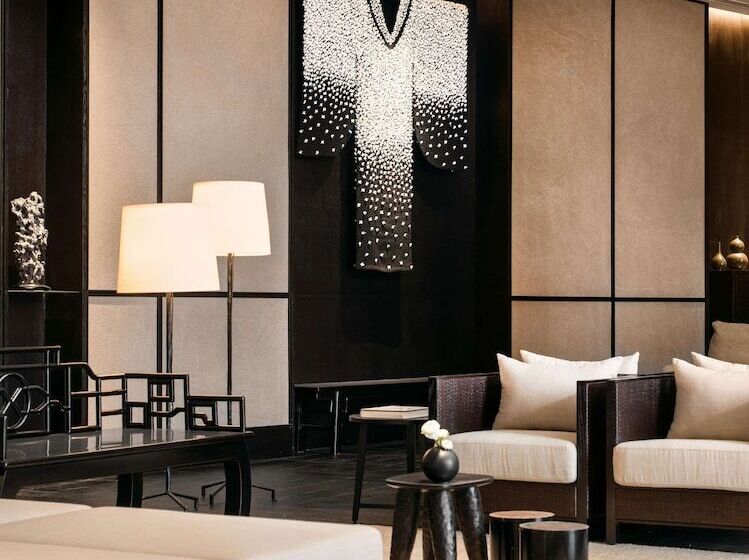 호텔 The Middle House