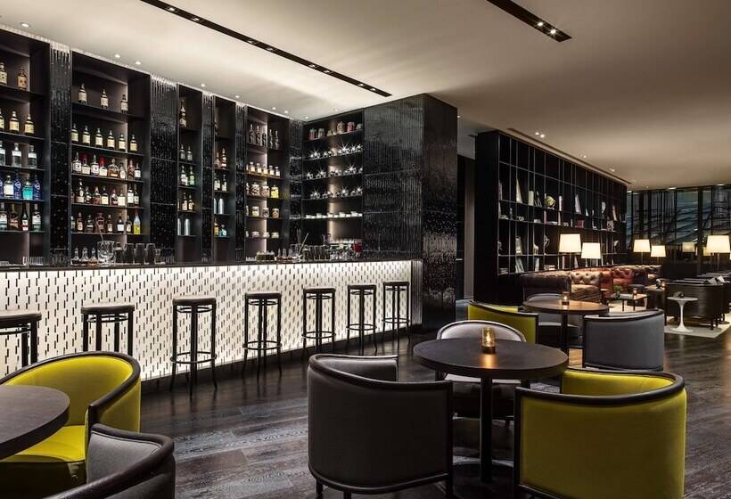 호텔 The Middle House