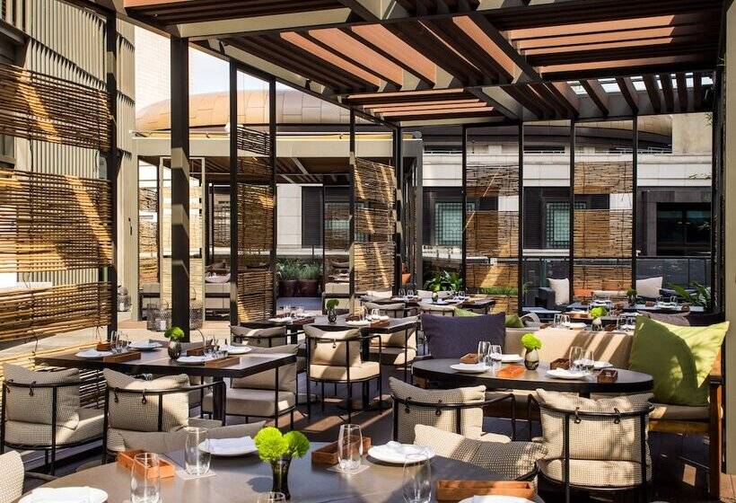 호텔 The Middle House